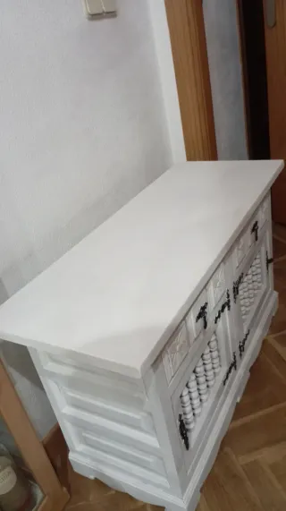 Cómoda/Mueble TV Blanco con Detalles Florales