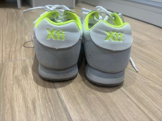 Zapatillas Xti blancas y neón