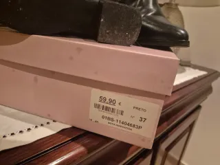 Botas pretas em pele tamanho 37 usadas 3 vezes