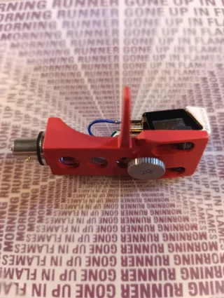 Portacápsulas rojo, capsula y aguja Stanton 680