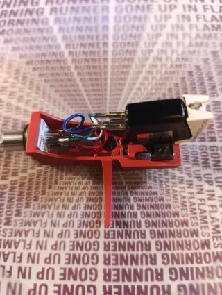 Portacápsulas rojo, capsula y aguja Stanton 680