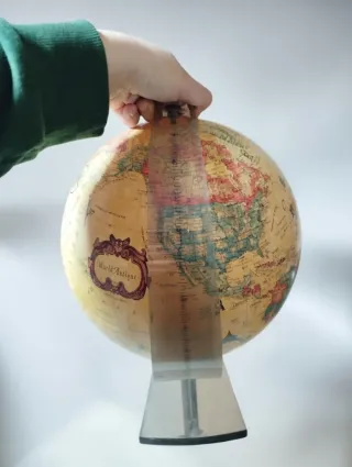 Globo terráqueo vintage estilo antiguo