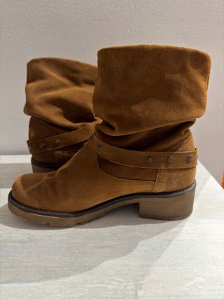 Botas de ante marrones