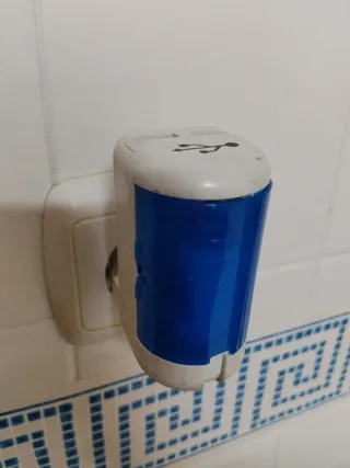 Cargador de pilas AA, 9v,2 USB,conexión coche