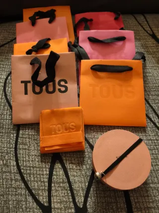 Bolsas y caja de regalo Tous