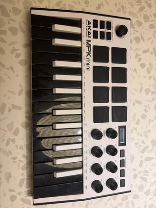 Akai MPK Mini Controlador MIDI
