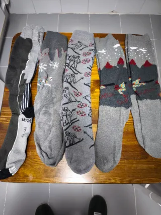 Set de guantes y calcetines invierno