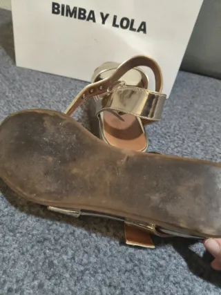 Sandalias doradas Bimba y Lola