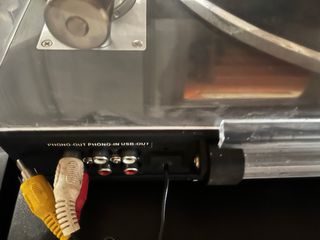 Mesa Mezclas DJ Behringer DJX 750, regalo plato