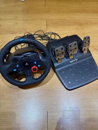 Volante Logitech con Pedales PS4