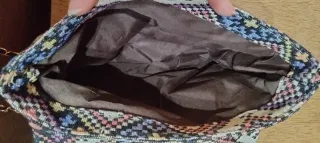 Bolso con diseño geométrico