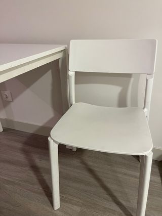 Mesa IKEA MELLTORP + 2 Sillas JANINGE