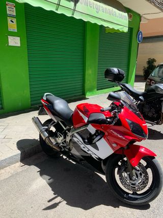 Honda CBR600F4i Sportbike Roja y Negra