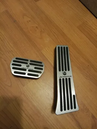 Pedales deportivos Leapmotor C10