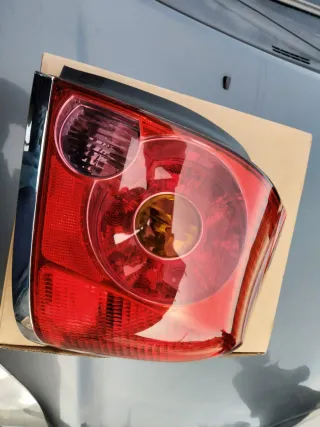 Faros traseros Toyota Avensis 2007