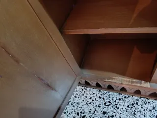 Aparador de madera maciza y mármol