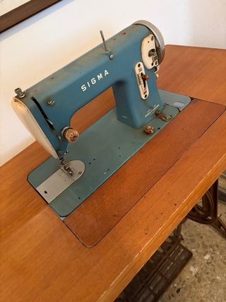Máquina de coser Sigma antigua