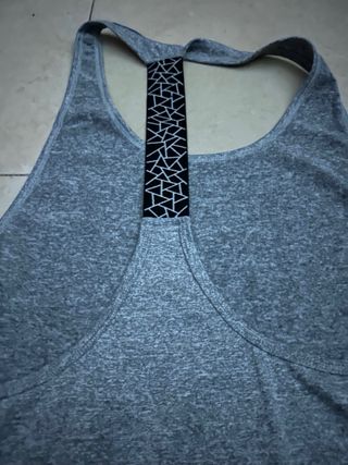 Camiseta gym gris ancha