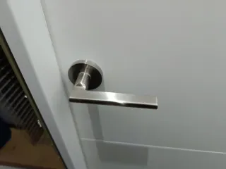 Puerta lacada blanca moderna