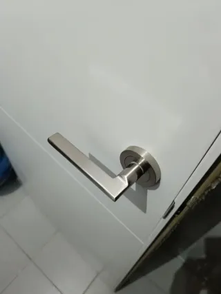 Puerta lacada blanca moderna