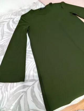 Vestido Mango verde oliva manga larga