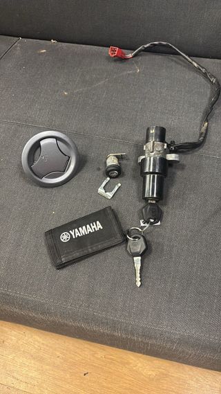 Cerradura y tapón Yamaha