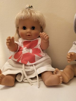 Muñeco Nenuco con gorro y dolybaby