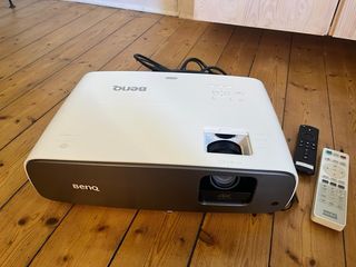 Proyector BenQ W2700 4K HDR CinePrime