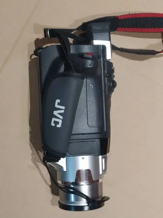 JVC MiniDV + bolsa y cinta (no probada)