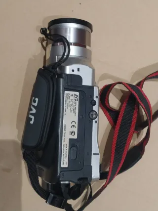 JVC MiniDV + bolsa y cinta (no probada)