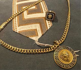 Juego Versace Collar y Anillo Oro Negro