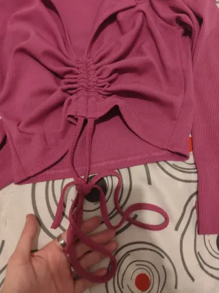 Camiseta fucsia manga larga fruncida