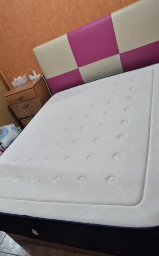 Mesa y sillas de comedor. URGENTE