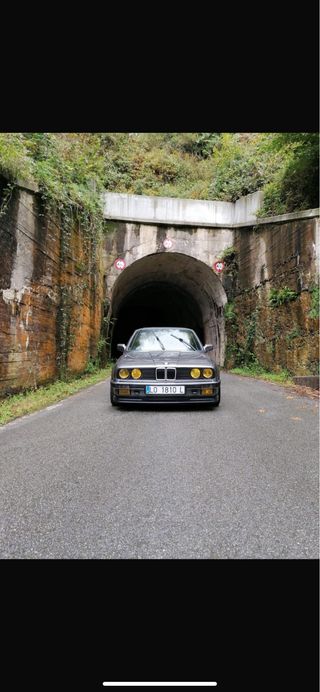 BMW E30