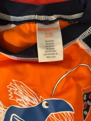 Ropa de baño niño Mickey y tiburones