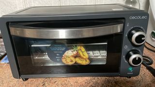 Mini horno Cecotec usado 1 vez para probarlo.