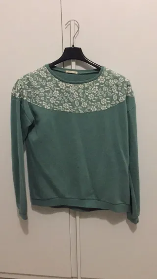 Felpa Scout verde salvia con fiori