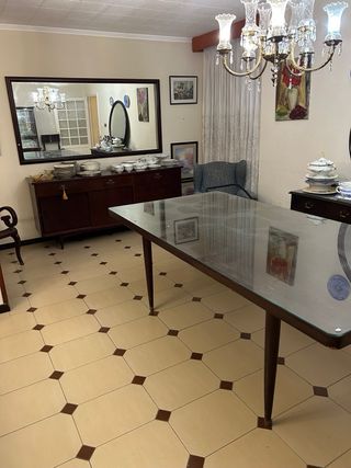 Mueble Comedor mesa, aparador, vitrina y espejo