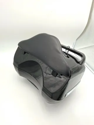 Baúl universal + parrilla para moto