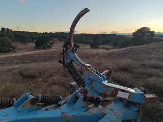 Arado agrícola Vernetes de 9 brazos