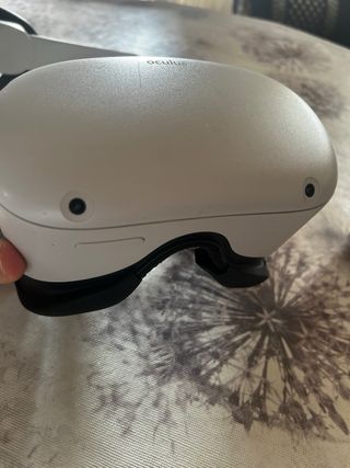 Oculus Quest 2 con mandos