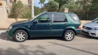 Mercedes-Benz Clase M 2001.