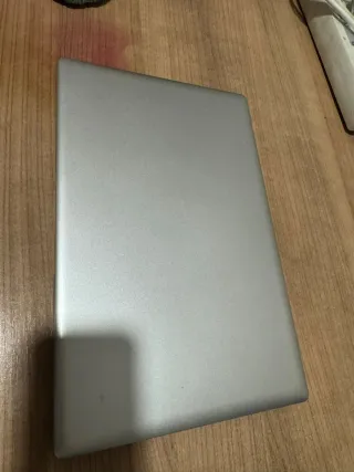 Portátil para piezas