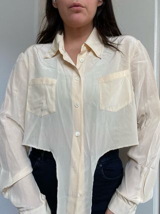 Blusa beige crop top con nudo