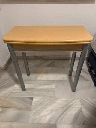 Mesa de cocina plegable madera y metal y sillas