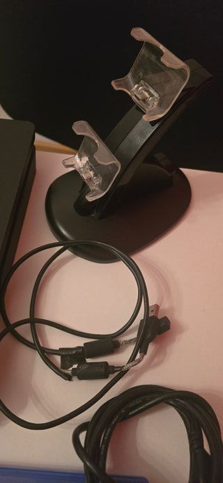 Consola PS4 Slim 1TB + 3 Juegos + 3 Mandos