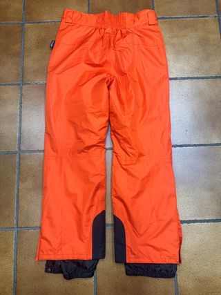 Pantalón de esquí naranja y negro