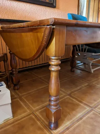 Mesa de comedor extensible de madera