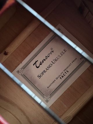 Ukelele Tenson Rojo, Burgundy