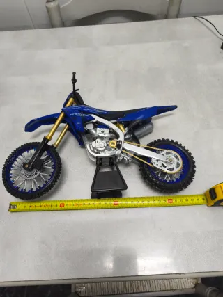 Réplica Moto Yamaha YZ450F Azul.